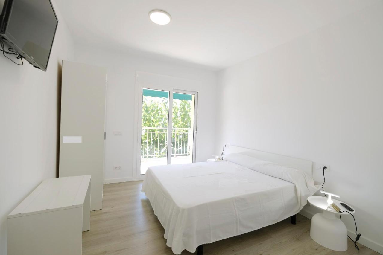 Apartaments Alex Кембрилс Екстериор снимка
