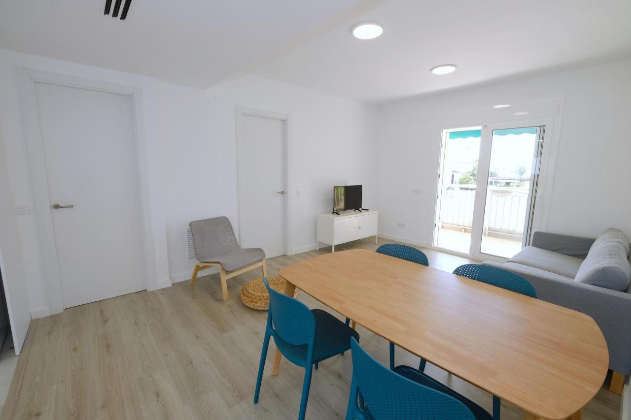 Apartaments Alex Кембрилс Екстериор снимка
